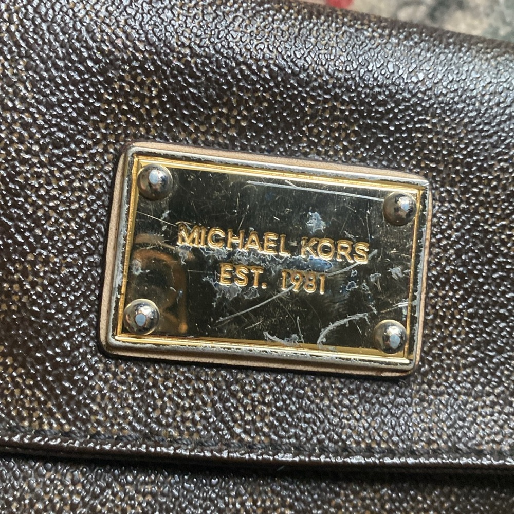 MICHAEL KORS WALLET & CHECK BOOKLET COVER - Picture 7 of 8